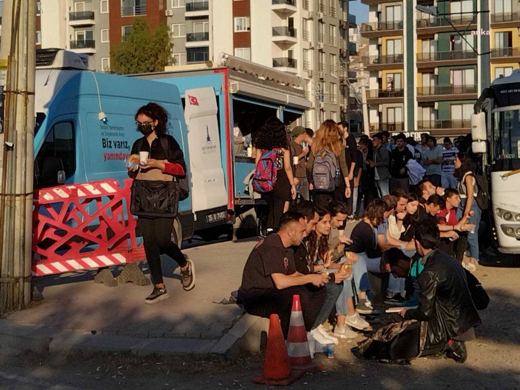 Üniversite, CHP'li belediyeye kapılarını kapattı: Öğrenciler toz içinde yemek yedi 5