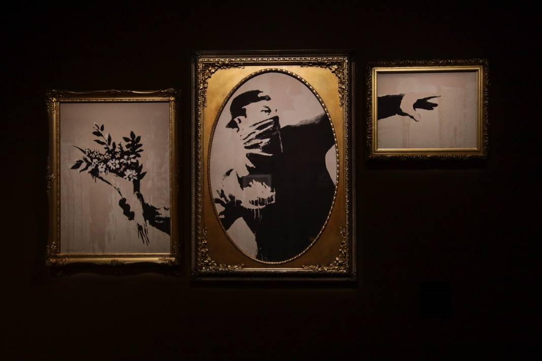 8 milyon dolarlık eserini parçalatmıştı... Banksy'den 'Genius or Vandal?' sergisi 2