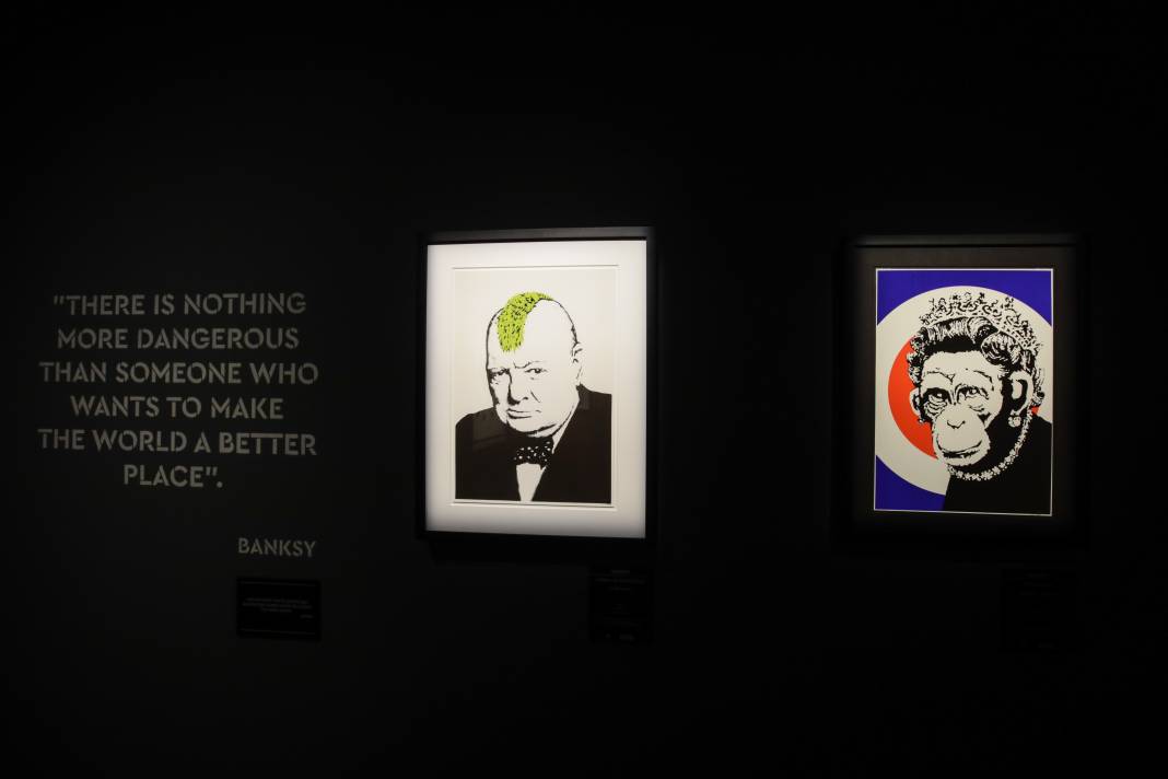 8 milyon dolarlık eserini parçalatmıştı... Banksy'den 'Genius or Vandal?' sergisi 3