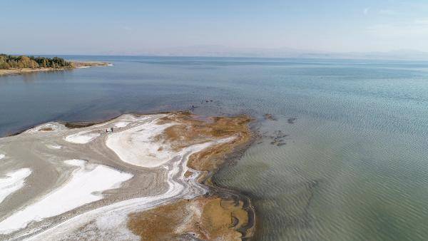 İşte 26 yılda buharlaşan su: Van Gölü'nde çekilme devam ediyor 1