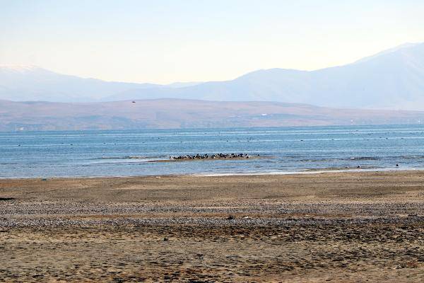 İşte 26 yılda buharlaşan su: Van Gölü'nde çekilme devam ediyor 5