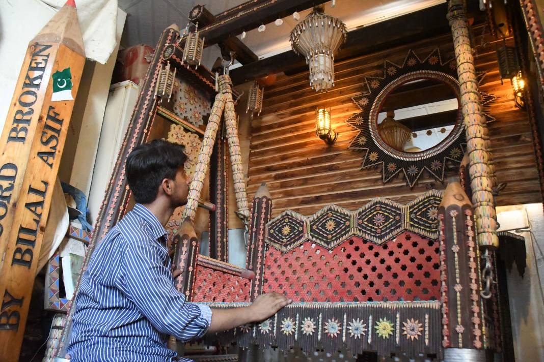 45 bin kurşun kalem kullanarak yaptı: Hedefi Guinness Rekorlar Kitabı 3