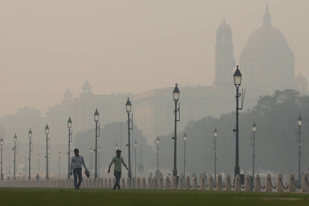 Yeni Delhi'de hava kirliliği: Şehir griye büründü 2