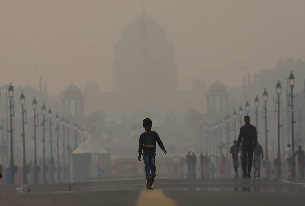 Yeni Delhi'de hava kirliliği: Şehir griye büründü 3