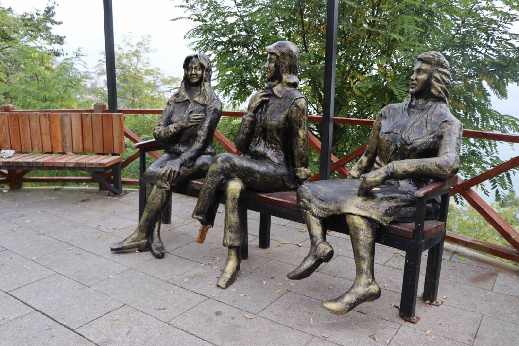 Ordu'da 'üç kız heykeli'ne saldırı 2