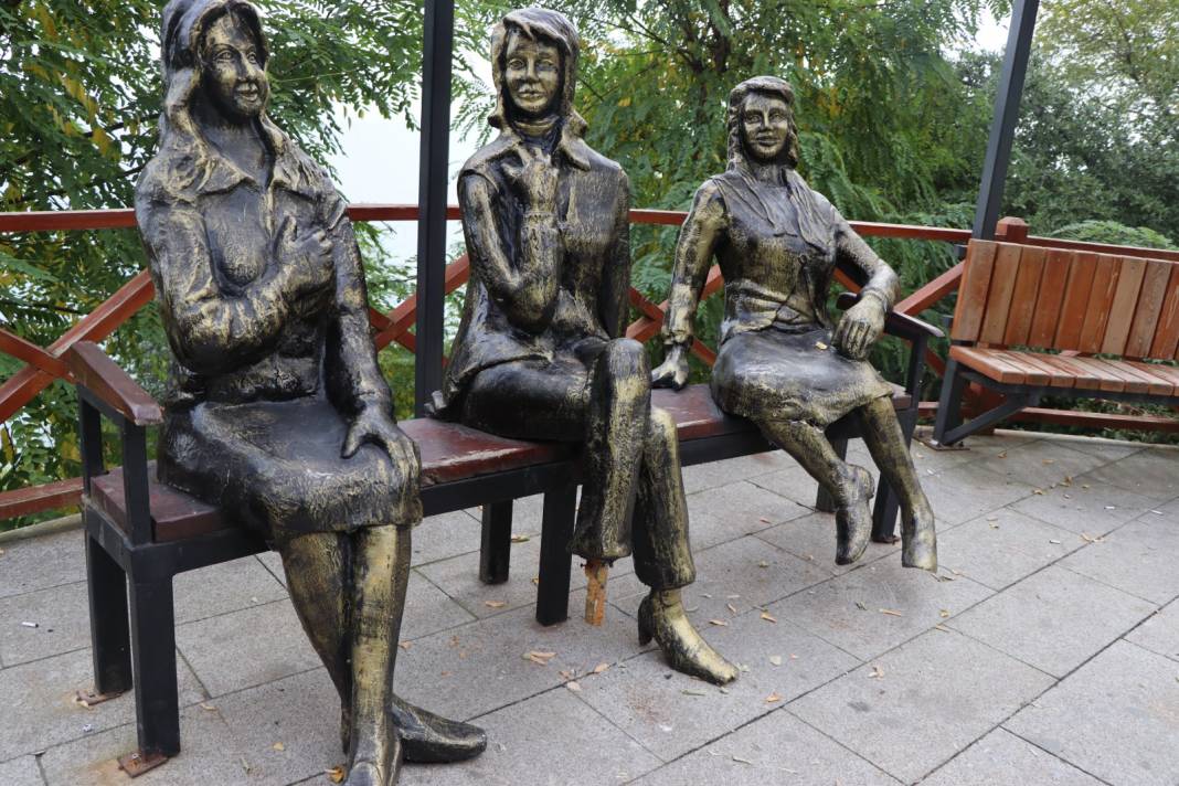 Ordu'da 'üç kız heykeli'ne saldırı 4