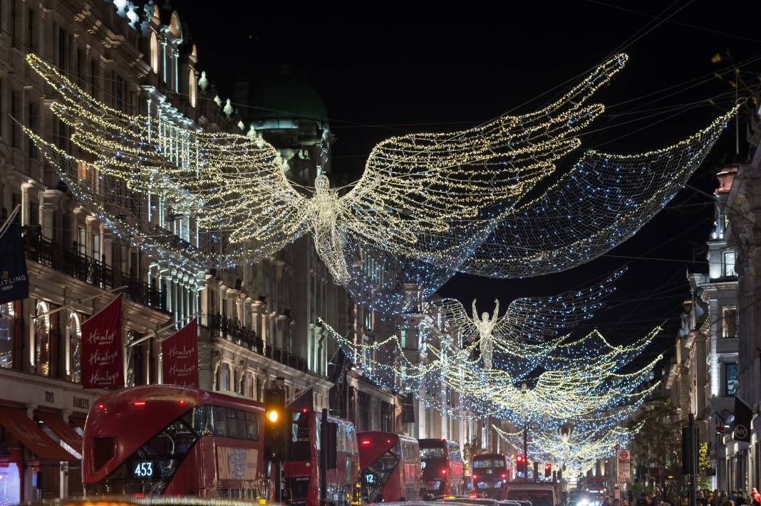 Londra, Noel ve yılbaşı için süslendi 1