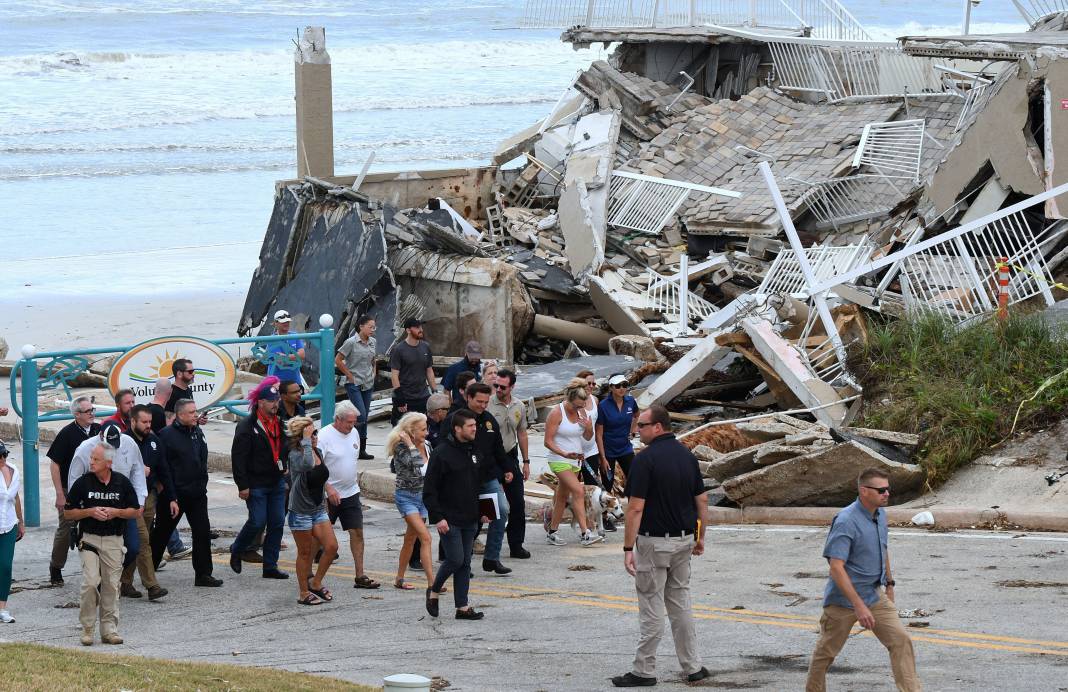 Nicole Kasırgası, ABD'yi etkisi altına aldı: 2 ölü 6