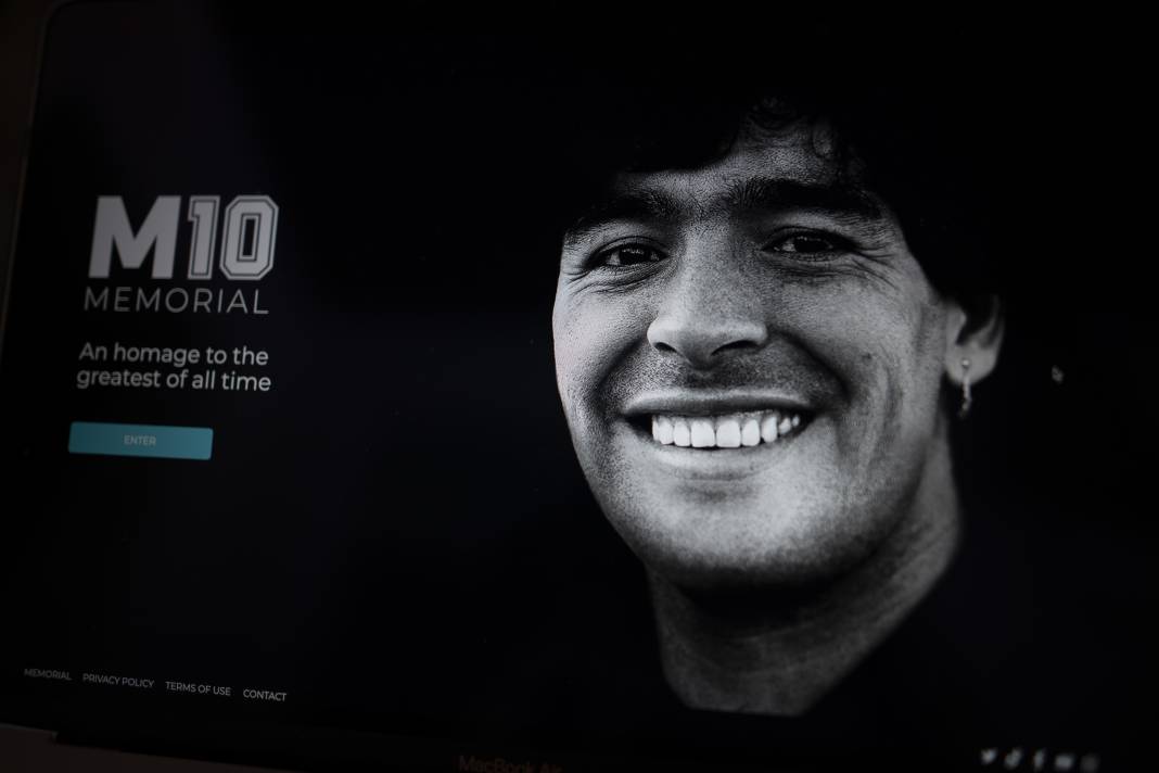 Maradona'nın ikinci ölüm yıldönümü: Resimleri duvara çizildi 4