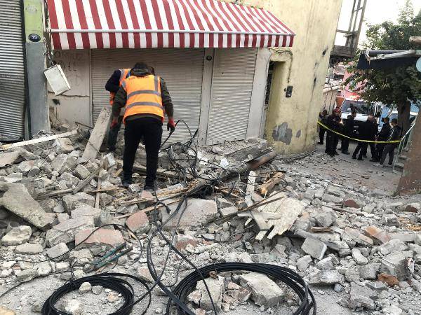 İzmir'de deprem: Yurttaşlar sokağa döküldü 5
