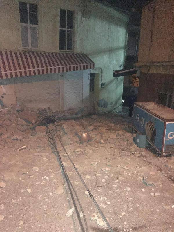İzmir'de deprem: Yurttaşlar sokağa döküldü 7