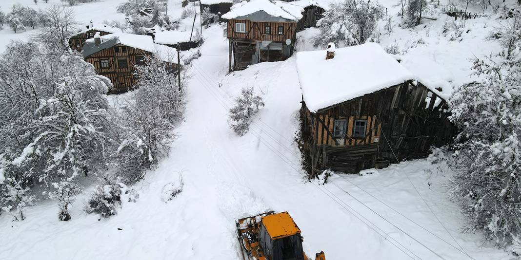 Kastamonu'da kar: 13 köye ulaşım yok 3