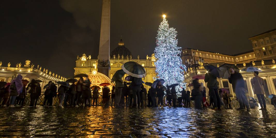 Vatikan'da Noel ışıkları 1