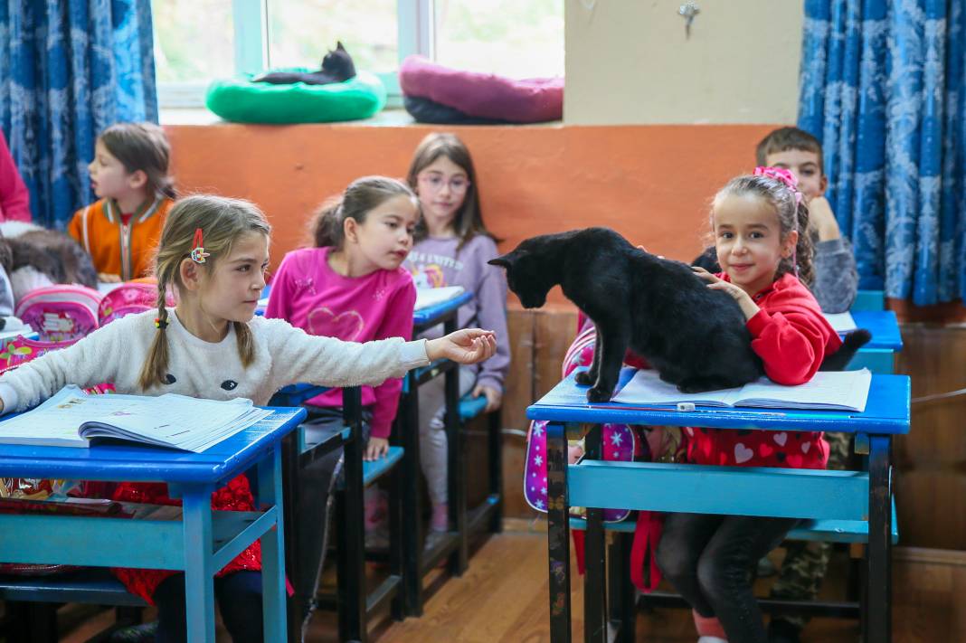 'Patili okul'dan içinizi ısıtacak kareler 13