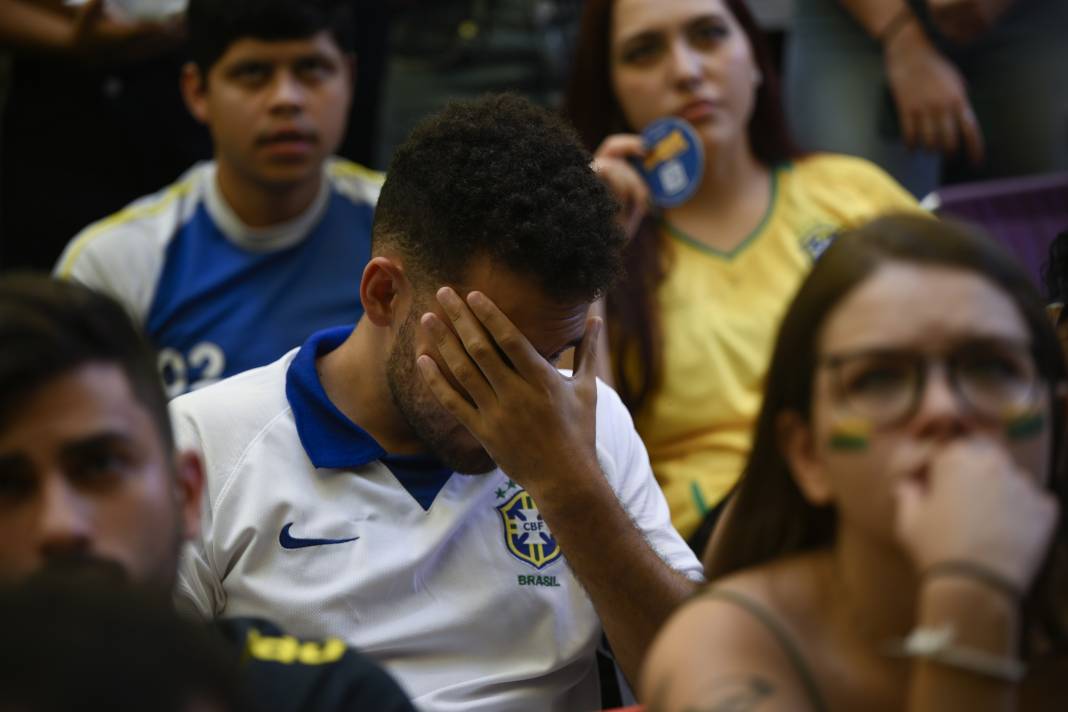 Brezilya sokakları, kafeler, tribünler... Bir millet ağlıyor 8