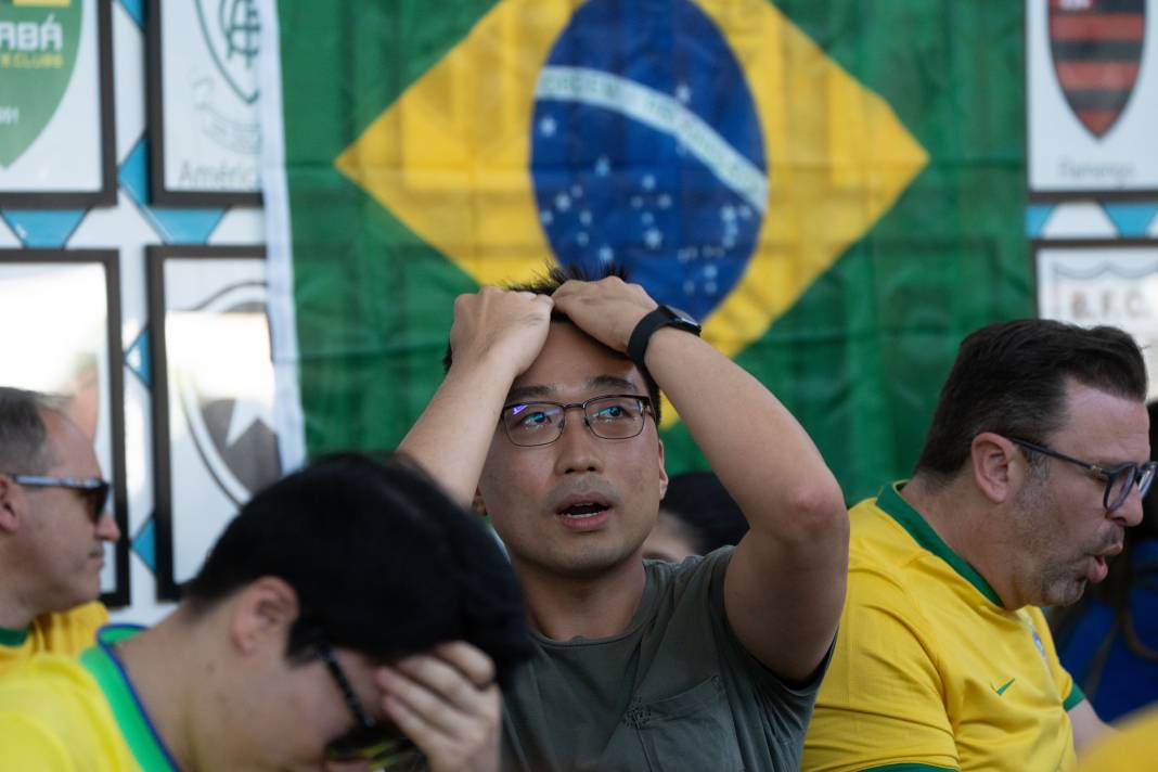 Brezilya sokakları, kafeler, tribünler... Bir millet ağlıyor 1