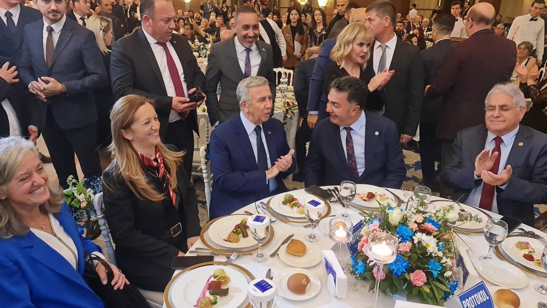 İzmit Belediye Başkanı Hürriyet'in oğlunun sünnet düğününe siyasetçi akını 6