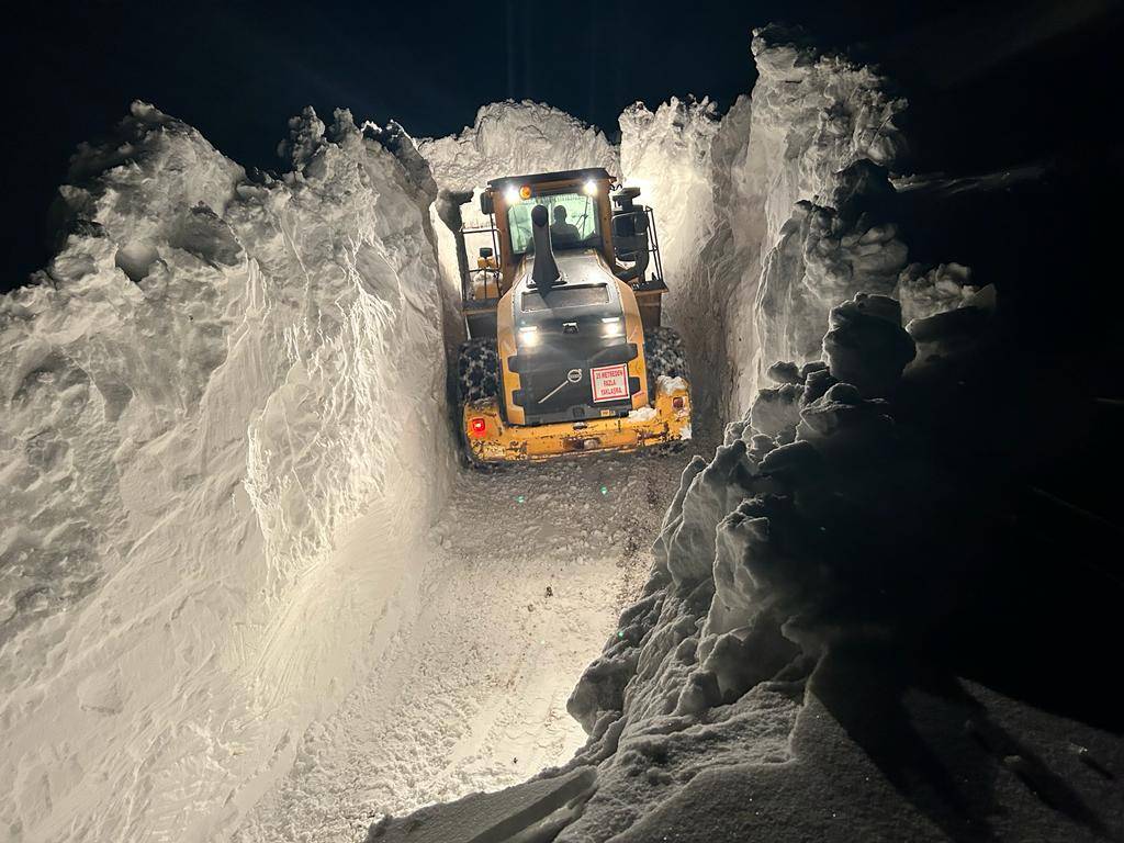 4 metreyi aşan kar tünelleri oluştu 5