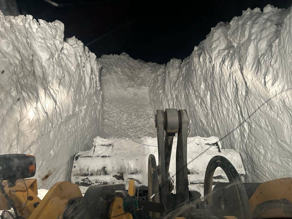 4 metreyi aşan kar tünelleri oluştu 7