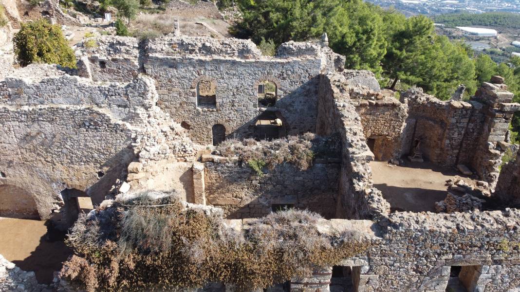 Syedra Antik Kenti'nin 11 bin yıllık geçmişi gün yüzüne çıkarılıyor 4