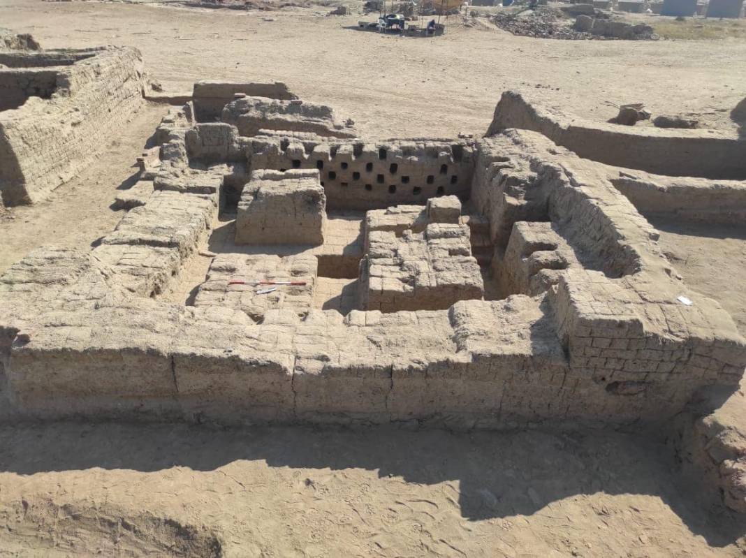 Mısır'da 2 bin yıllık yerleşim alanı bulundu 1