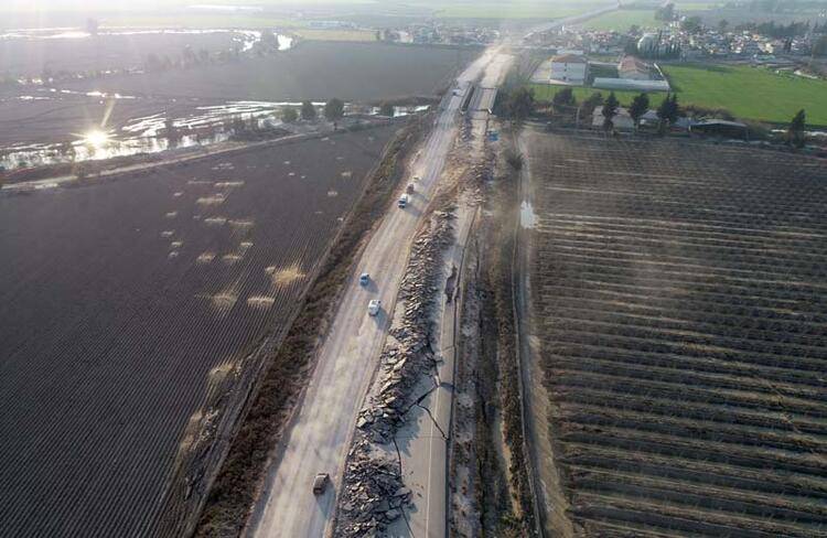 Deprem, Antakya Demirözü Karayolu'nu kağıt gibi yırttı 2