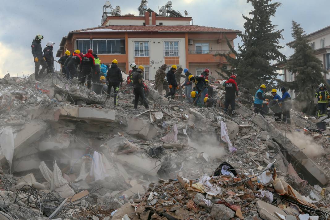 Depremde yıkılan binalardan delil nasıl toplanacak? 13