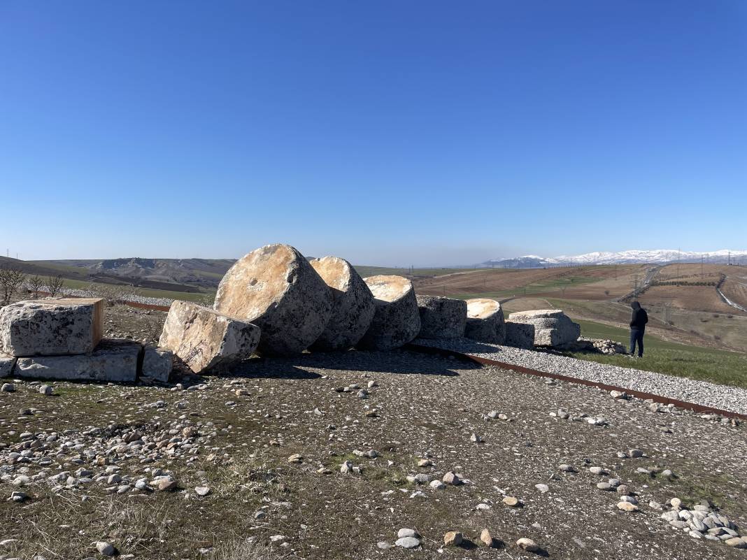 Deprem Nemrut'taki Tokalaşma Sütununu da yıktı 14