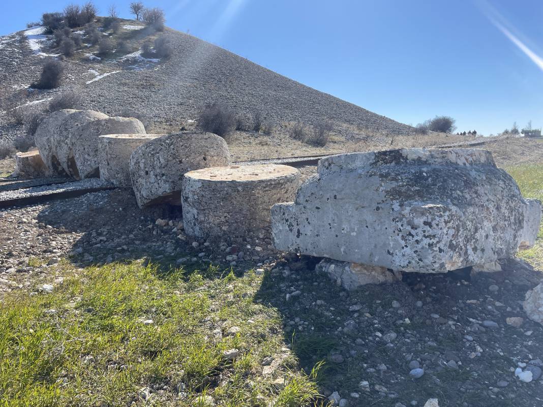 Deprem Nemrut'taki Tokalaşma Sütununu da yıktı 8