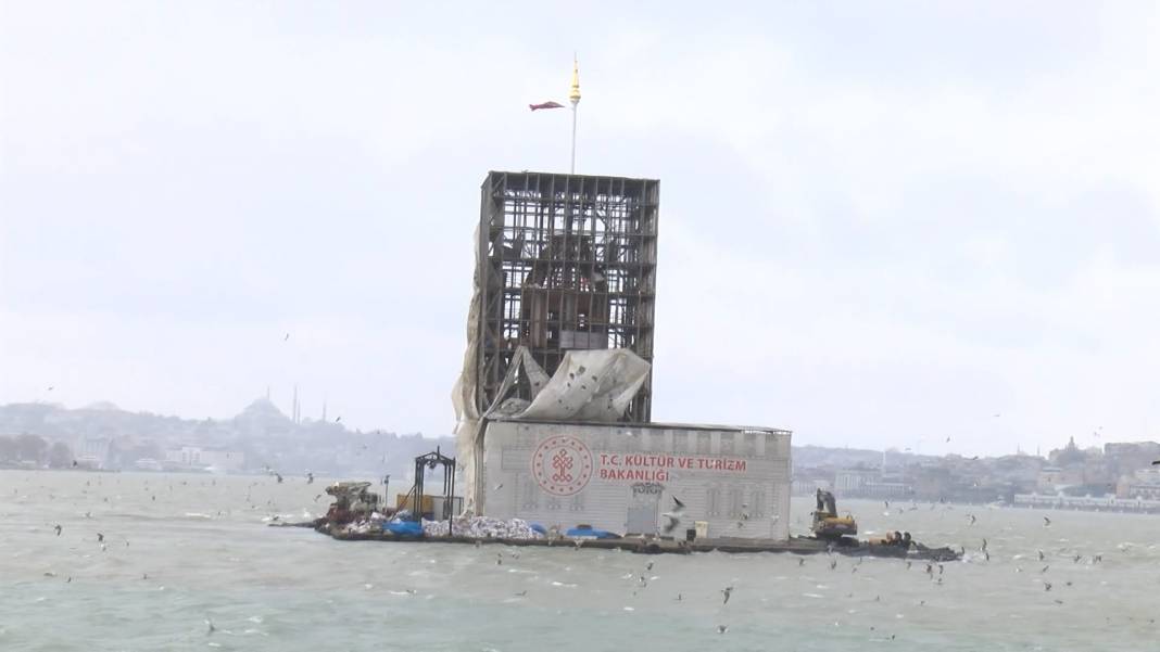 Kız Kulesi'nin brandası düştü: Son hali görüntülendi 1