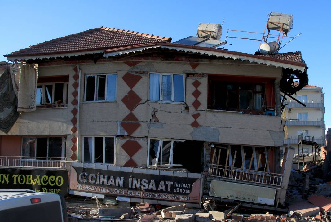 Prof. Naci Görür uyardı: Bunu ilk kez söylüyorum bunu bütün Türkiye duysun! İstanbul'da küçük deprem beklememize rağmen... 13