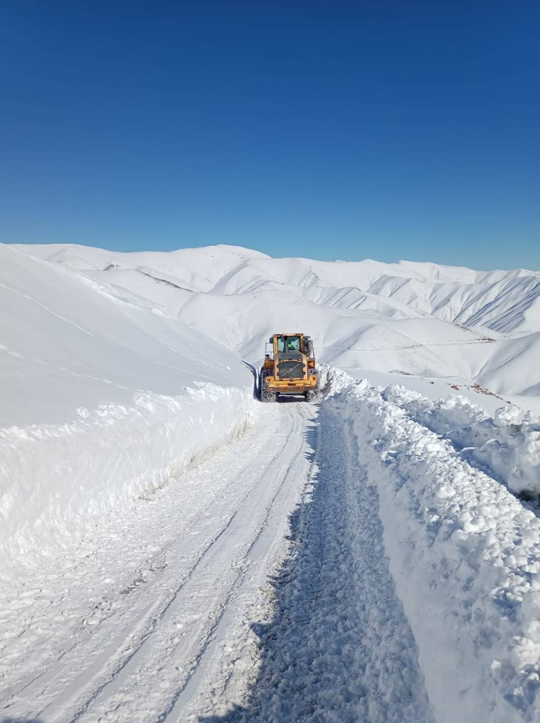 Van, Hakkari, Bitlis ve Muş Kar Etkisini Gösterdi. 508 Yerleşim Birimine Ulaşım Sağlanamıyor 1