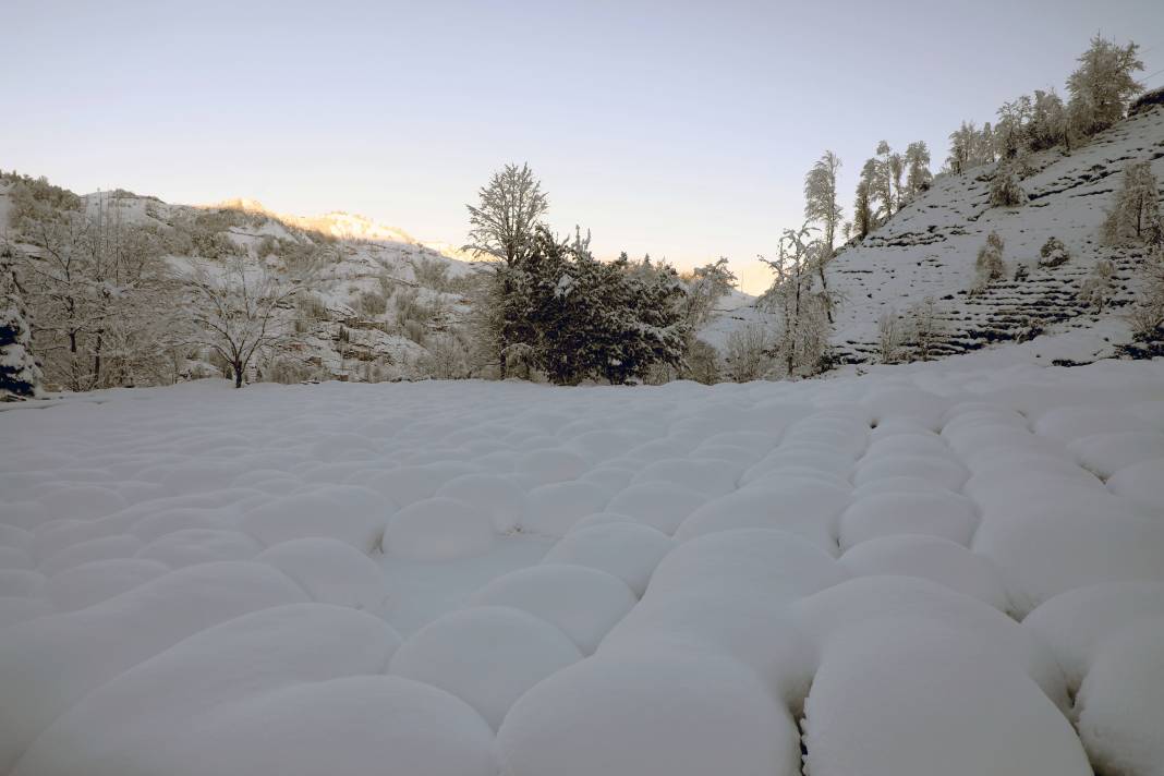 Doğu Karadeniz'in Beyaz Örtüsü, Gündüz ve Gece Kar Yağışı. Karın Romantik Dansı Böyle Görüntülendi 3