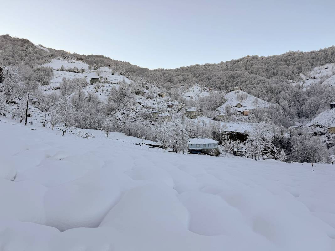 Doğu Karadeniz'in Beyaz Örtüsü, Gündüz ve Gece Kar Yağışı. Karın Romantik Dansı Böyle Görüntülendi 1