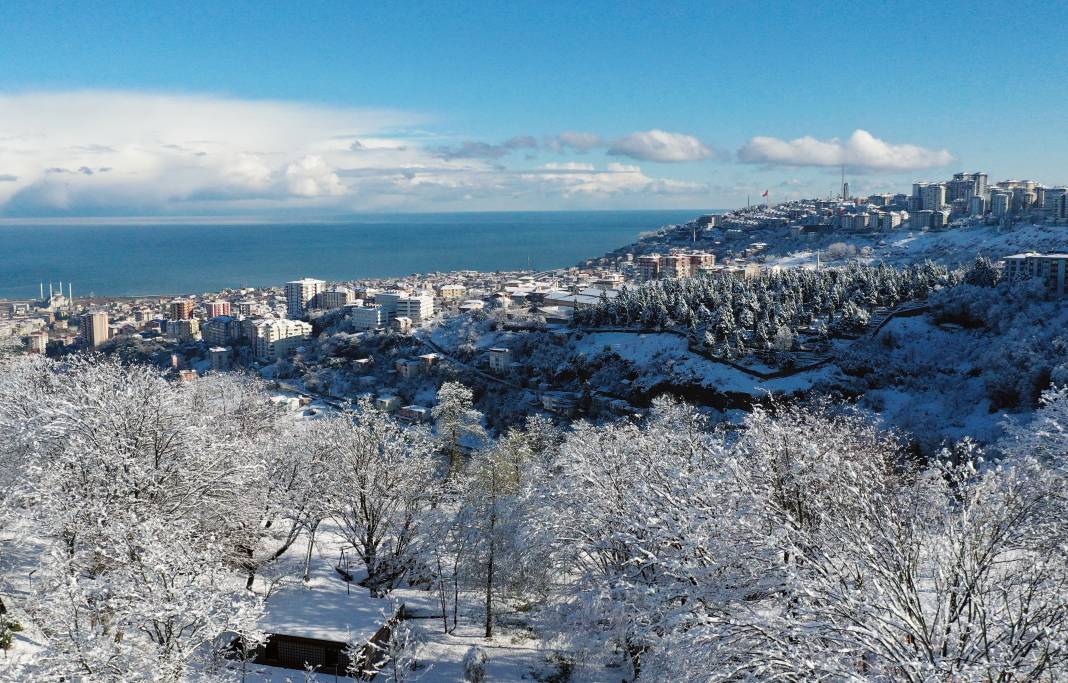 Trabzon'a Kar Yağdı Kartpostallık Görüntüler Ortaya Çıktı 15