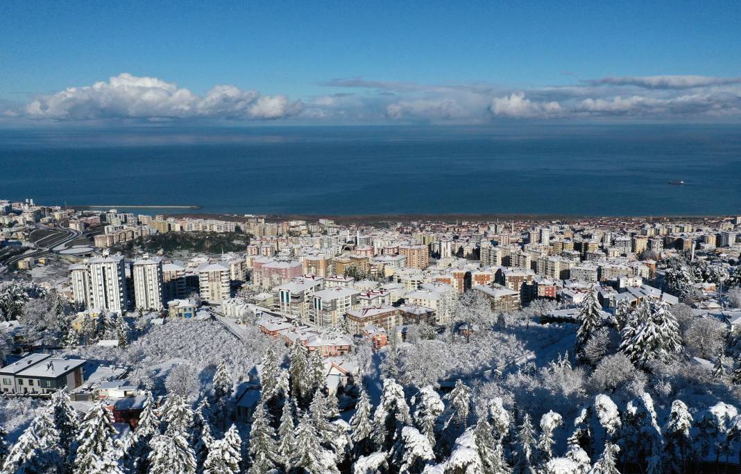 Trabzon'a Kar Yağdı Kartpostallık Görüntüler Ortaya Çıktı 9