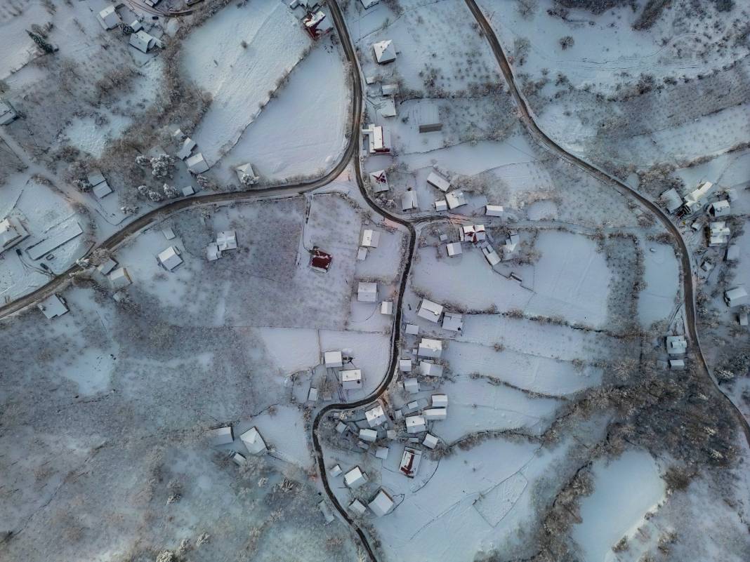 Düzce Ve Bartın'da 72 Köy Yolu Kar Nedeniyle Ulaşıma Kapandı - Fotoğraf: 7
