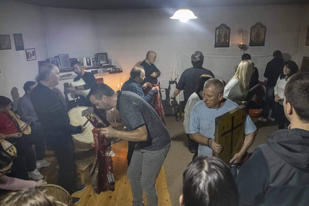 ''Anastenaria'' Ritüeli Düzenlendi: Yalın Ayak Ateşte Yürüdüler 26