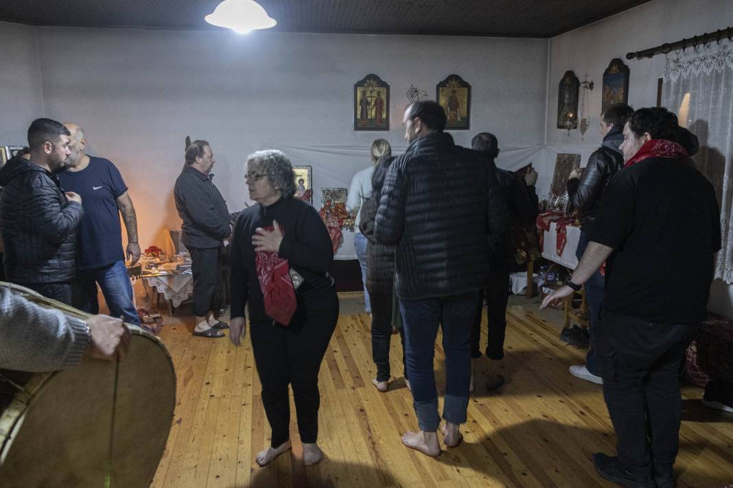 ''Anastenaria'' Ritüeli Düzenlendi: Yalın Ayak Ateşte Yürüdüler 10