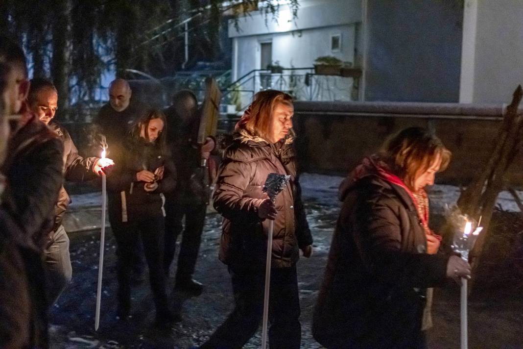 ''Anastenaria'' Ritüeli Düzenlendi: Yalın Ayak Ateşte Yürüdüler 9