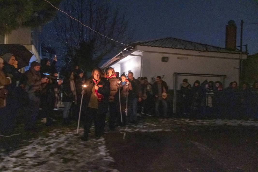 ''Anastenaria'' Ritüeli Düzenlendi: Yalın Ayak Ateşte Yürüdüler 5