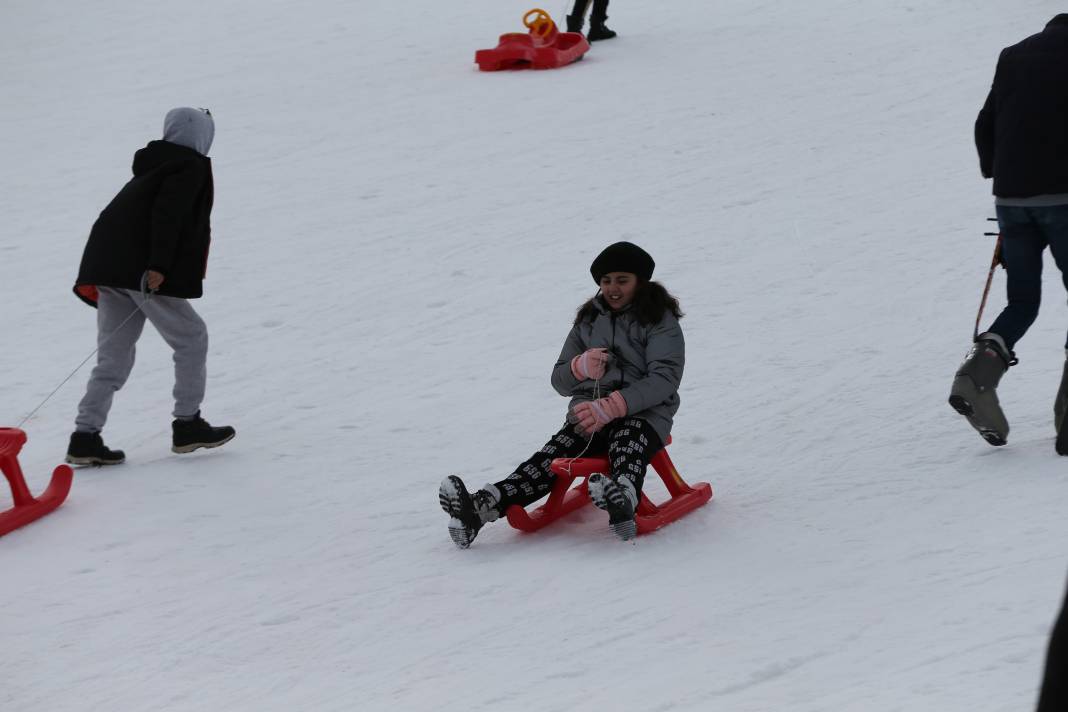 Van'da Kayak Merkezi Doldu Taştı: Renkli Görüntüler Ortaya Çıktı 6