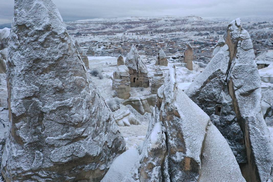 Kapadokya'ya Kar Yağıdır Manzara Görenleri Hayran Bıraktı - Fotoğraf: 6