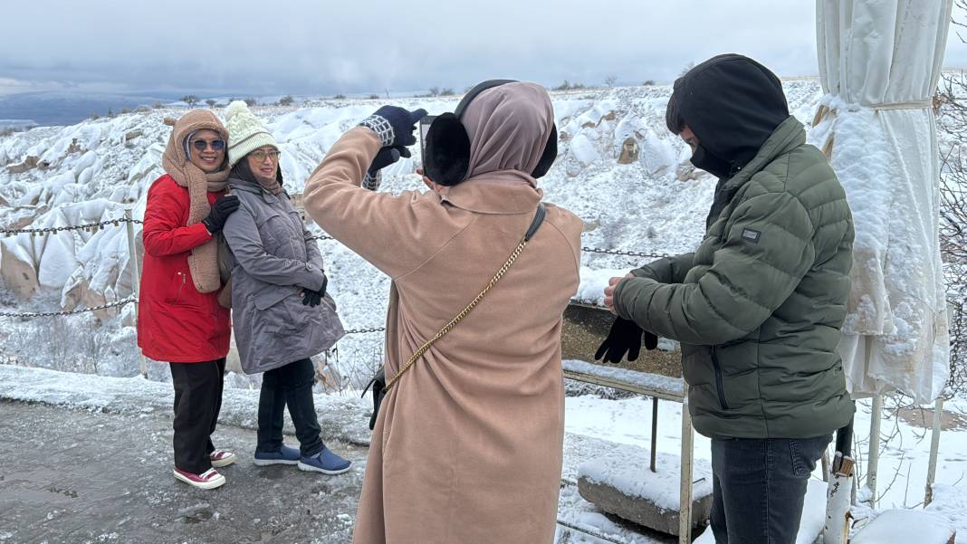 Kapadokya'ya Kar Yağıdır Manzara Görenleri Hayran Bıraktı - Fotoğraf: 8