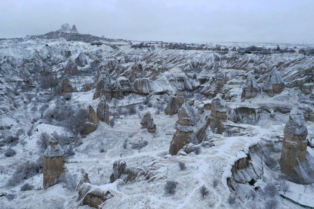 Kapadokya'ya Kar Yağıdır Manzara Görenleri Hayran Bıraktı - Fotoğraf: 4