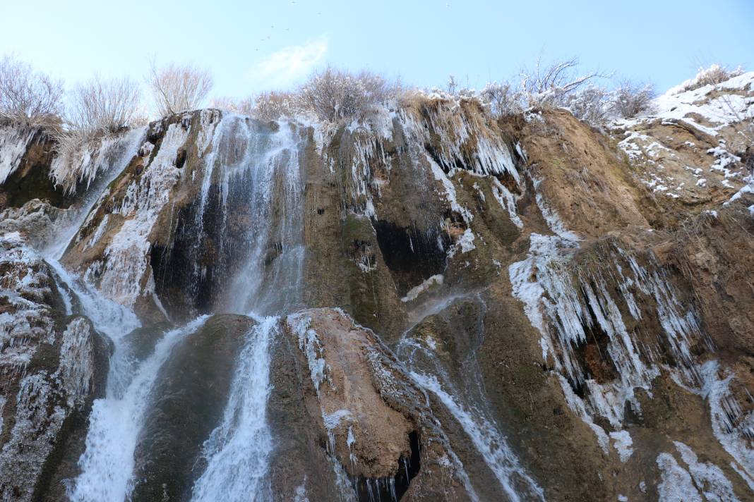 Erzincan'da Şelale Buz Tuttu - Fotoğraf: 7