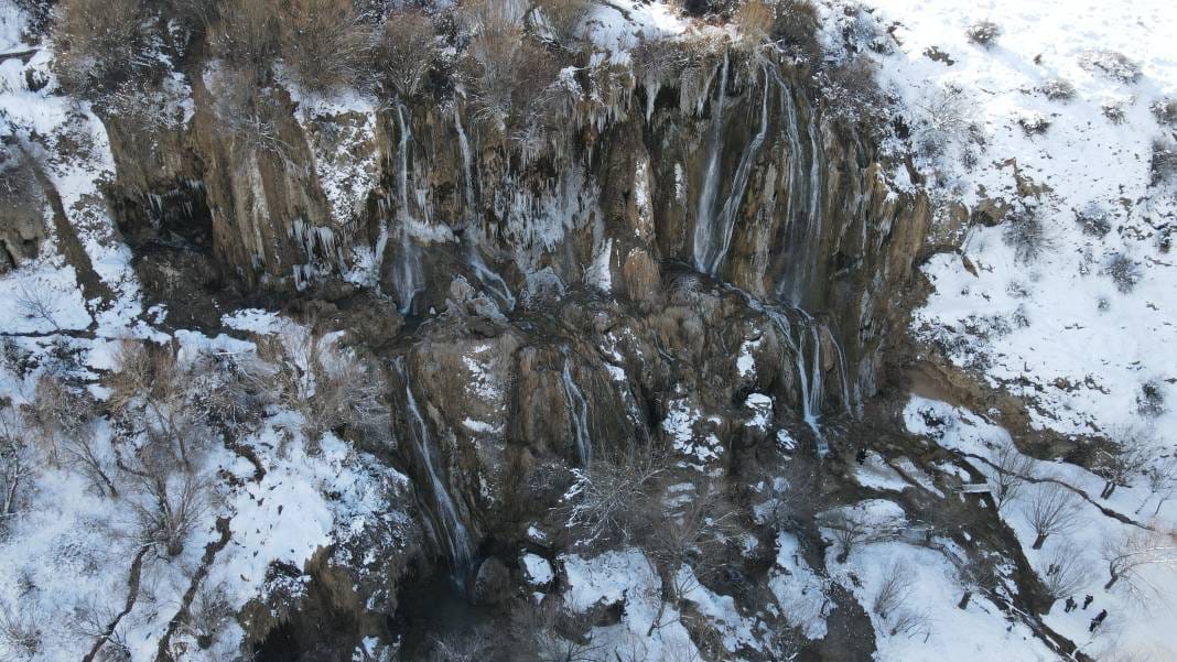 Erzincan'da Şelale Buz Tuttu - Fotoğraf: 12