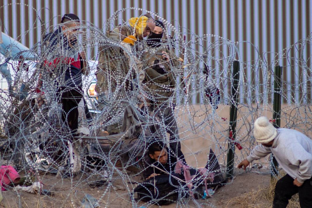ABD-Meksika Sınırından Geçmeyen Çalışanlar Böyle Görüntülendi 8