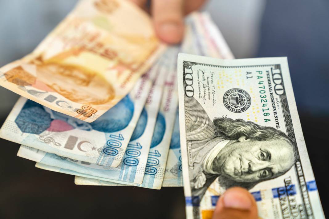 Dolar Sahipleri Bunu Beklemiyordu: Yeni Yılda Kur Artışını Bu Şekilde Engelleyecekler! 1