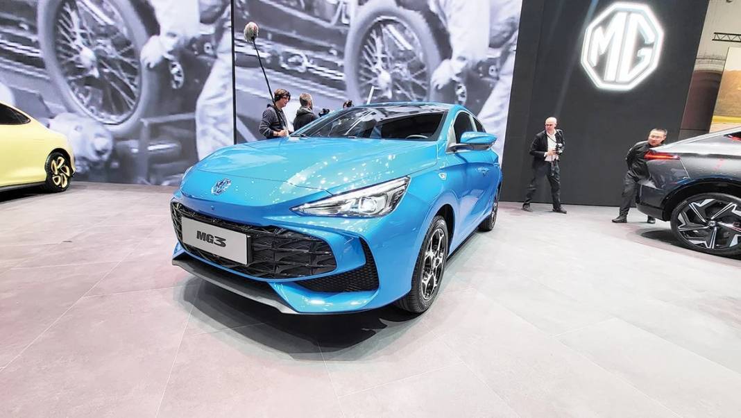 Çinli Firmalar Otomobil Fuarını Salladı! Renault, Türkiye Pazarına Girecek 3 Yeni Modelini Tanıttı 6